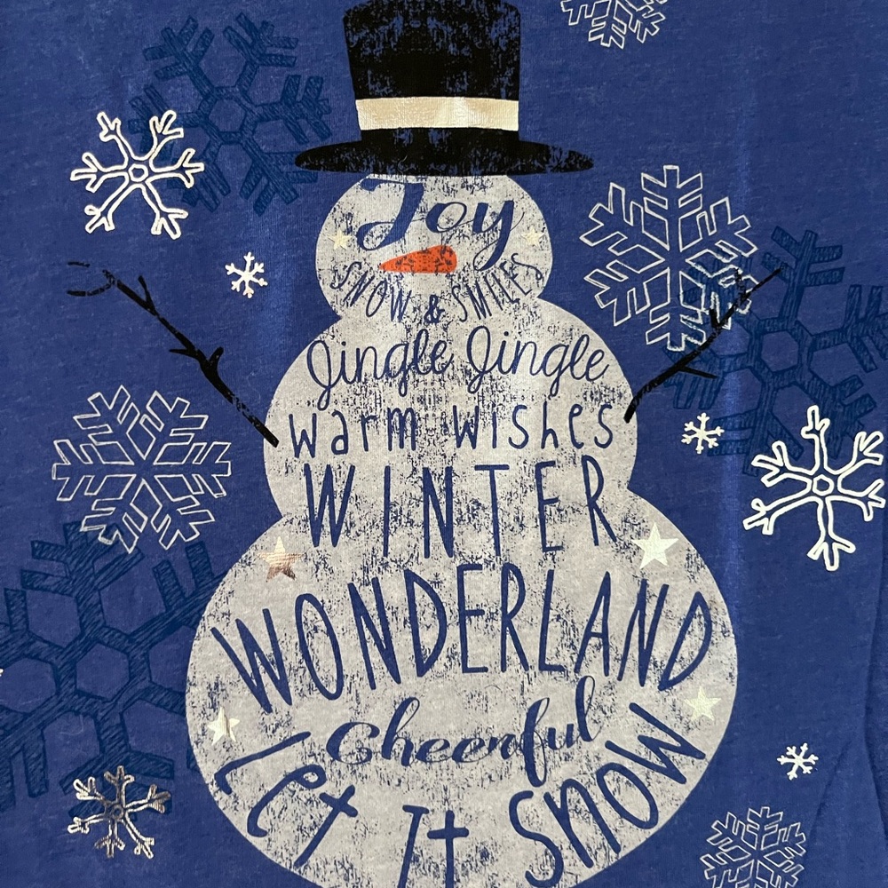 Christmas T-shirt with tags!
